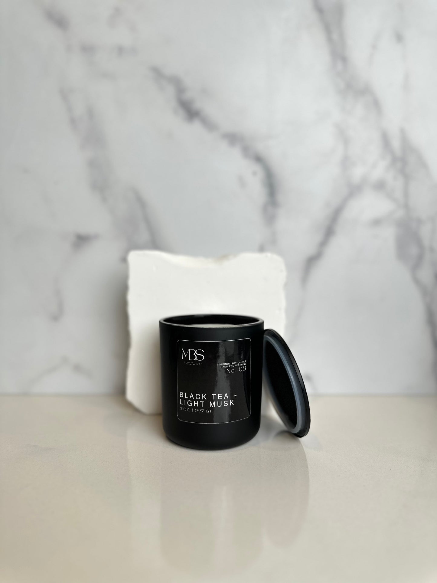 Black Tea & Light Musk Luxury 8oz Candle